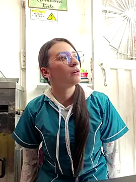 HOLY DOLL online show from 11-04-25, 07:35