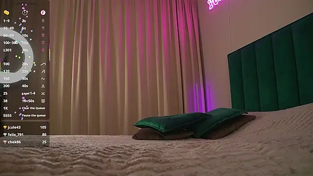 Snapshot of Sweet_Jealousy chatting on 10-10-25, 08:35 Sweet Jealousy online show from 10-10-25, 08:35