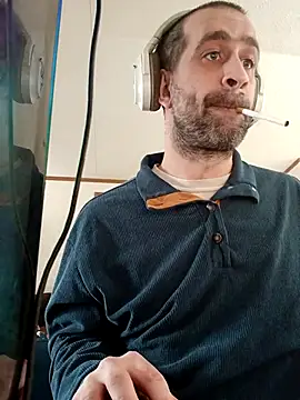 Snapshot of mayg chatting on 01-08-26, 06:10 mayg online show from 01-08-26, 06:10