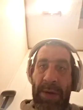 Snapshot of mayg chatting on 02-17-26, 06:43 mayg online show from 02-17-26, 06:43