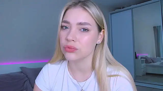 DIANAxxxDIAMOND online show from 11-14-25, 10:25