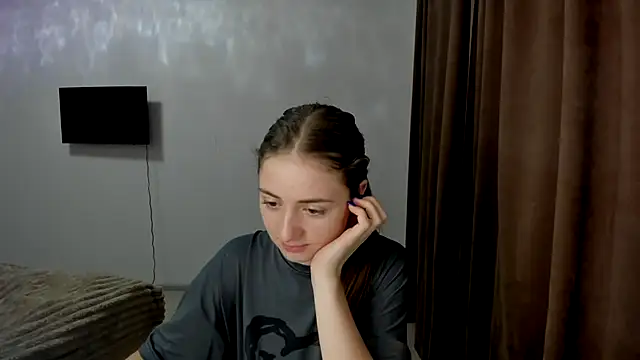 LilyHaart online show from 10-15-25, 04:12