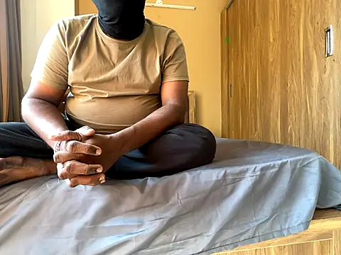 nightlife  12 online show from 11-07-25, 08:58