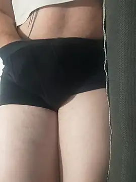 Snapshot of gui67675 chatting on 10-12-25, 03:05 gui67675 online show from 10-12-25, 03:05