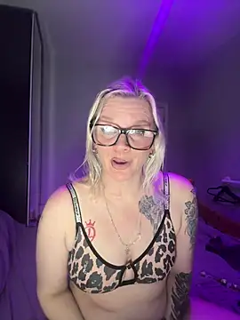 Curvy-Cleo online show from 02-11-26, 09:09