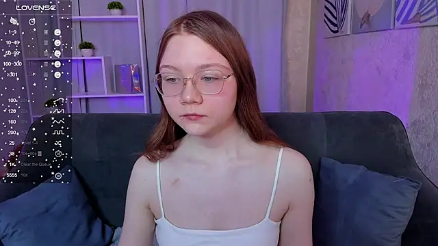 Snapshot of luv_tessa chatting on 12-17-25, 01:22 luv tessa online show from 12-17-25, 01:22