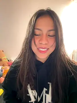 Snapshot of -Selene- chatting on 11-19-25, 08:20 -Selene- online show from 11-19-25, 08:20