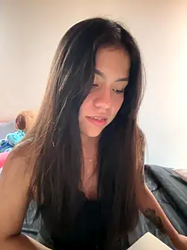 Snapshot of -Selene- chatting on 11-20-25, 10:09 -Selene- online show from 11-20-25, 10:09