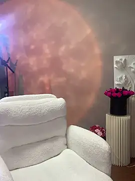 Snapshot of Baby-youyou chatting on 03-18-25, 08:26 Baby-youyou online show from 03-18-25, 08:26