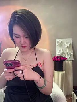 Snapshot of Baby-youyou chatting on 03-19-25, 02:37 Baby-youyou online show from 03-19-25, 02:37