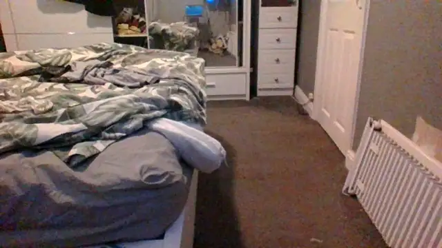 Snapshot of Nick-Ox chatting on 12-21-25, 08:05 Nick-Ox online show from 12-21-25, 08:05