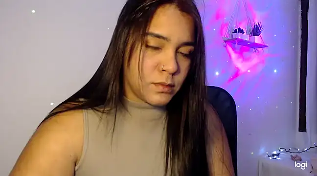 Snapshot of Nicole_Daal chatting on 03-22-25, 10:26 Nicole Daal online show from 03-22-25, 10:26