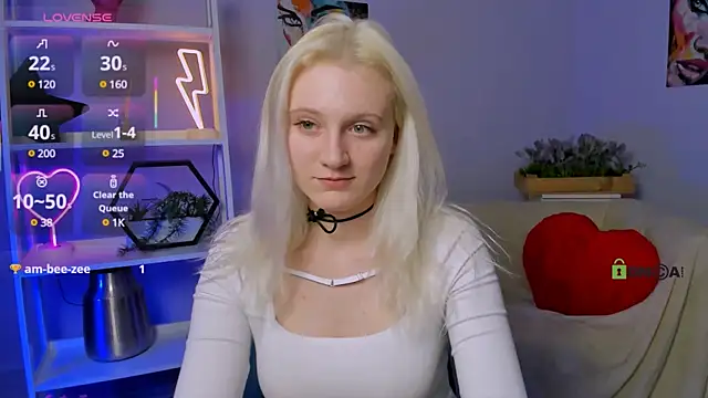 madam uliis online show from 03-18-25, 06:04