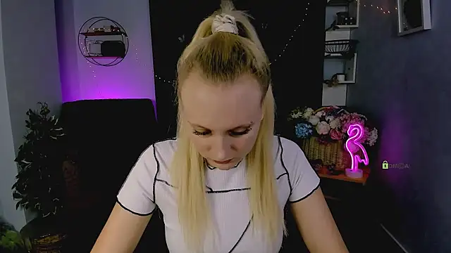 madam uliis online show from 11-28-25, 01:36