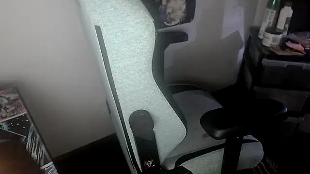 Snapshot of twink69Finger chatting on 10-16-25, 07:42 twink69Finger online show from 10-16-25, 07:42