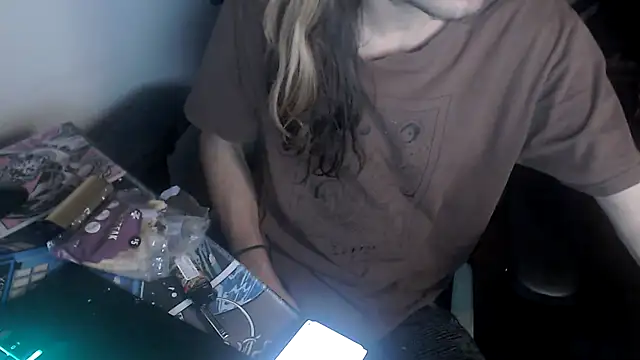 Snapshot of twink69Finger chatting on 10-18-25, 03:46 twink69Finger online show from 10-18-25, 03:46