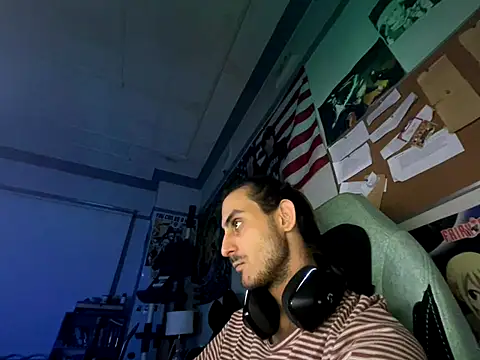 Snapshot of twink69Finger chatting on 10-29-25, 12:07 twink69Finger online show from 10-29-25, 12:07