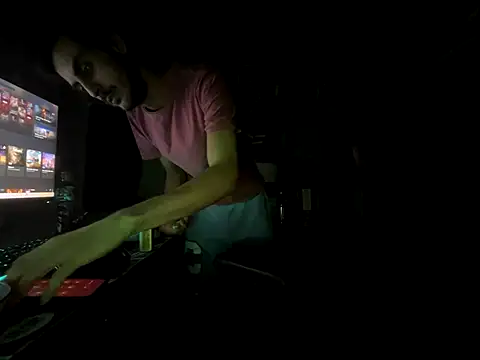 Snapshot of twink69Finger chatting on 11-12-25, 02:17 twink69Finger online show from 11-12-25, 02:17