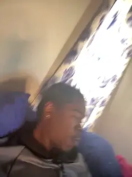 Snapshot of clitpleasrr chatting on 03-18-25, 06:59 clitpleasrr online show from 03-18-25, 06:59