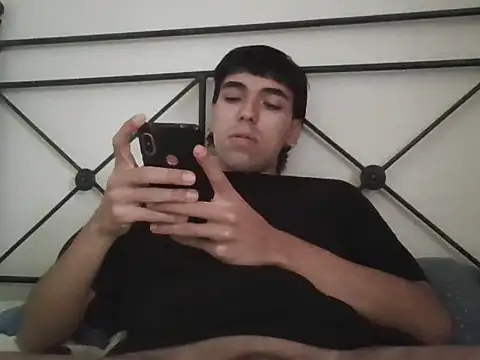 guarrillo21 online show from 10-05-25, 04:05