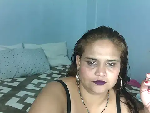 clover cams1874 online show from 09-15-25, 06:41