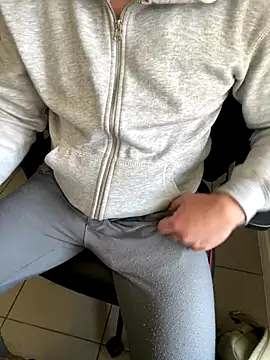 Gusta bi online show from 09-15-25, 03:34