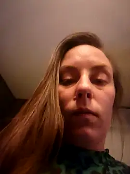 Snapshot of vivianneeee chatting on 03-10-25, 10:55 vivianneeee online show from 03-10-25, 10:55