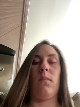 Snapshot of vivianneeee chatting on 03-14-25, 07:44 vivianneeee online show from 03-14-25, 07:44