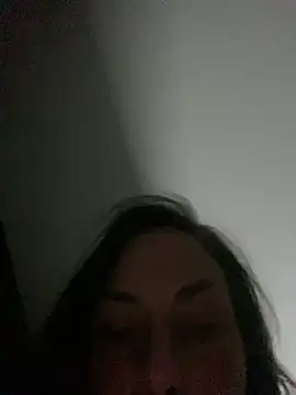 Snapshot of vivianneeee chatting on 03-15-25, 01:51 vivianneeee online show from 03-15-25, 01:51