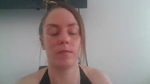 Snapshot of vivianneeee chatting on 03-15-25, 09:38 vivianneeee online show from 03-15-25, 09:38