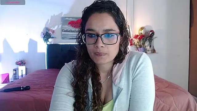 Snapshot of Rose_Thompson1 chatting on 11-09-25, 01:31 Rose Thompson1 online show from 11-09-25, 01:31