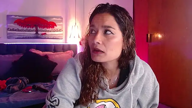 Snapshot of Rose_Thompson1 chatting on 11-16-25, 02:00 Rose Thompson1 online show from 11-16-25, 02:00