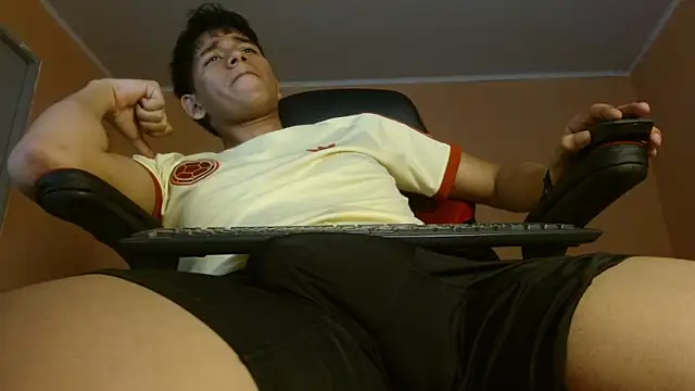 Snapshot of jettdread chatting on 11-21-25, 06:39 jettdread online show from 11-21-25, 06:39