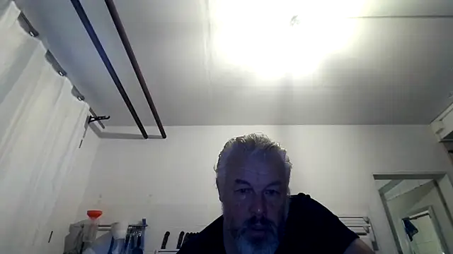 Snapshot of Berg_Boy chatting on 12-16-25, 05:12 Berg Boy online show from 12-16-25, 05:12