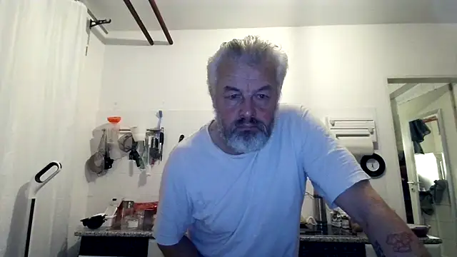 Berg Boy online show from 12-19-25, 05:25