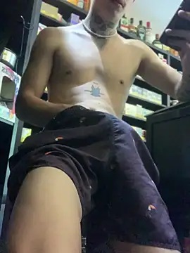 Snapshot of craxybaby chatting on 10-23-25, 03:00 craxybaby online show from 10-23-25, 03:00