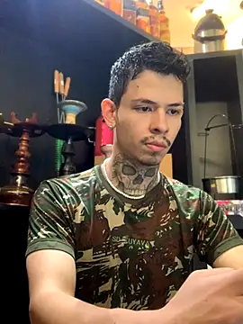 Snapshot of craxybaby chatting on 10-31-25, 01:12 craxybaby online show from 10-31-25, 01:12