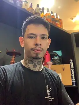 Snapshot of craxybaby chatting on 11-15-25, 01:29 craxybaby online show from 11-15-25, 01:29