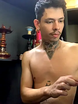 Snapshot of craxybaby chatting on 11-21-25, 01:21 craxybaby online show from 11-21-25, 01:21