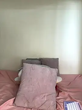 Ivelleee  online show from 12-16-25, 08:25