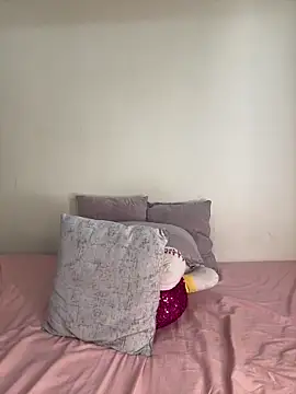 Ivelleee  online show from 12-18-25, 10:16