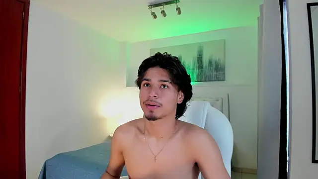 MathewAdams online show from 11-28-25, 06:32