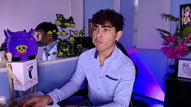 LucasCarterr  online show from 10-20-25, 10:21