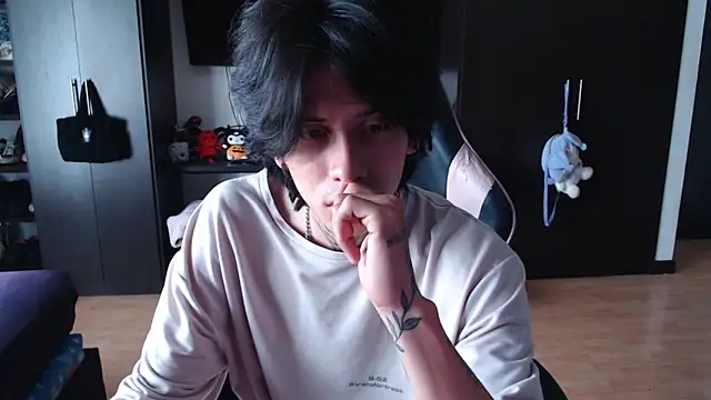 Snapshot of xIce_Boy chatting on 12-16-25, 01:49 xIce Boy online show from 12-16-25, 01:49