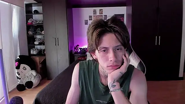 Snapshot of xIce_Boy chatting on 02-15-26, 03:20 xIce Boy online show from 02-15-26, 03:20