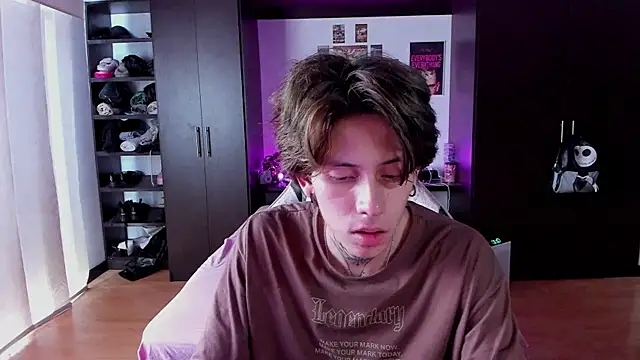 Snapshot of xIce_Boy chatting on 02-27-26, 02:17 xIce Boy online show from 02-27-26, 02:17