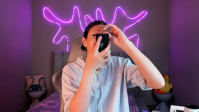 Snapshot of madison__rey chatting on 12-02-25, 12:43 madison rey online show from 12-02-25, 12:43