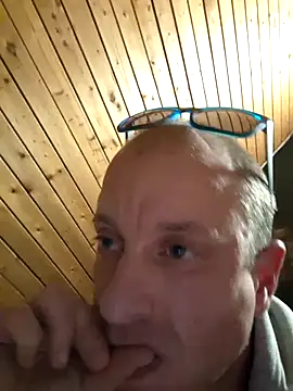 Snapshot of svenpfeifer chatting on 03-20-25, 02:29 svenpfeifer online show from 03-20-25, 02:29