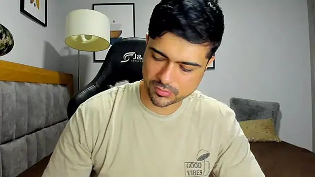 Dante Storm online show from 12-15-25, 04:06