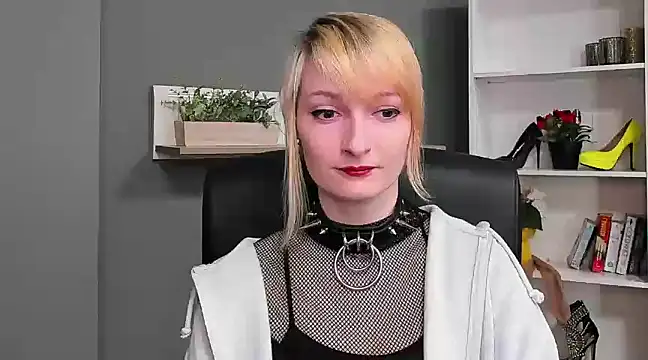 Snapshot of hottieBlair chatting on 03-21-25, 07:44 hottieBlair online show from 03-21-25, 07:44